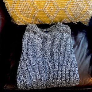 H&M Crew Neck Relax-Fit Sweater. Worn Once  Zero Flaws.